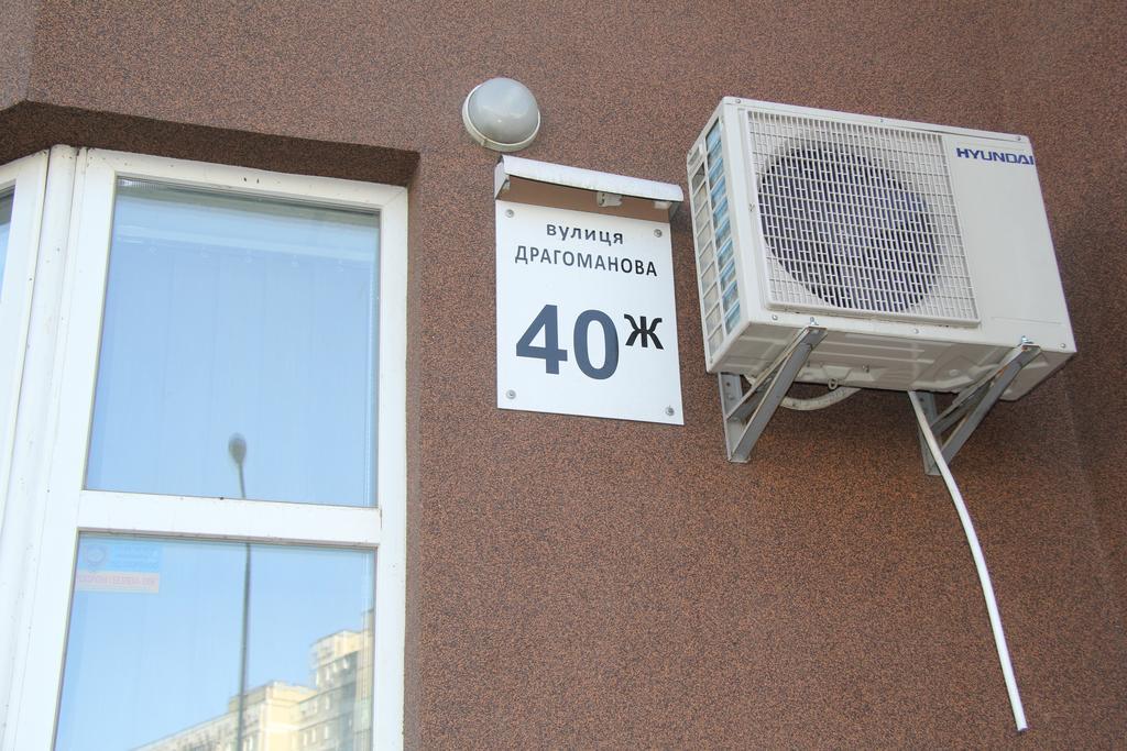 Solo Apartment Dragomanova Kiev Exterior foto